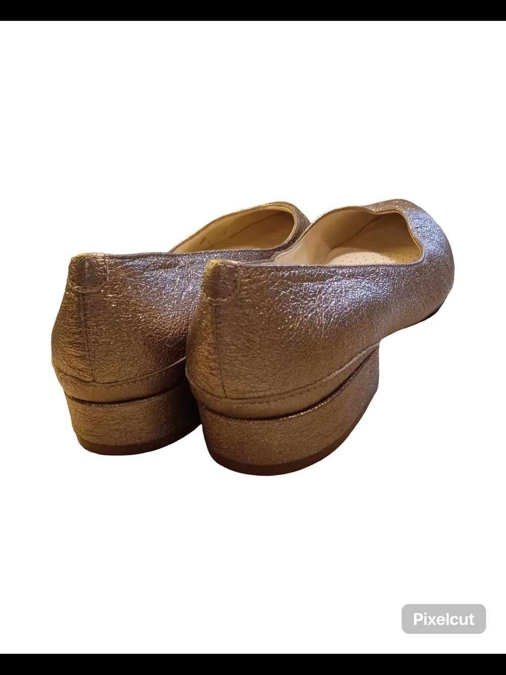 Katherine Kelly brand pointed-toe flats in a gold metallic finish - Picture 6 of 16
